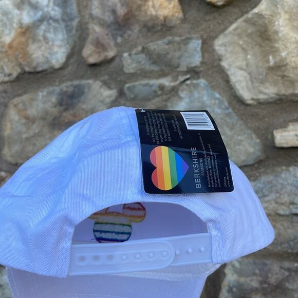 Disney PRIDE Collection Mickey Rainbow icon white hat snapback NEW - Picture 3 of 7